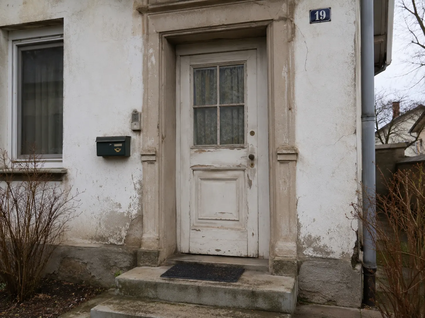 Porte d'entrée — rénovation complète — avant intervention